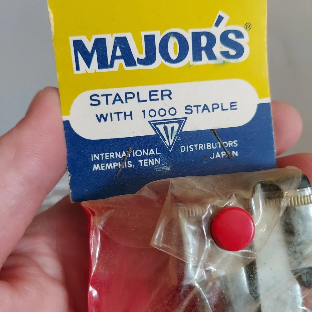 Vintage Major's Mini Stapler with 1000 Eagle Staples No. 10 Japan Retro Red MCM